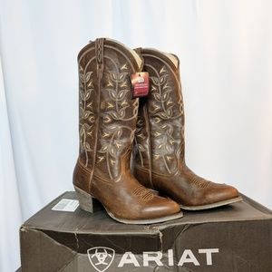 ariat desert holly